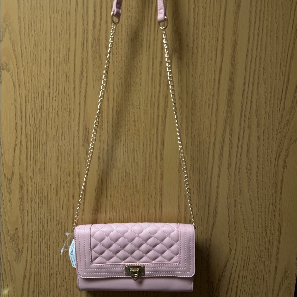 Elegant Pink Quilted Crossbody Bag with Gold Chain